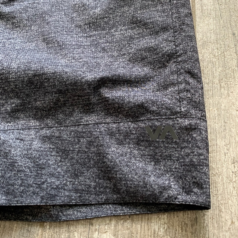 π₯π₯RVCA - RIPSTOP PERFORMANCE SHORTπ₯π₯ - Picture 3 of 6